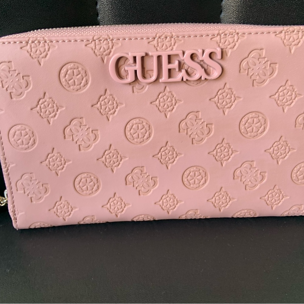 Guess Clutch Wristlet | Authentic | Used